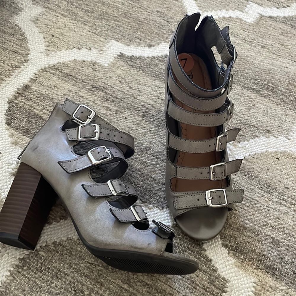 Taupe Gladiator style zip up block heel